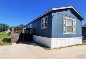 San Antonio apartment for rent - Blue House at Country Oaks Apartments, Texas