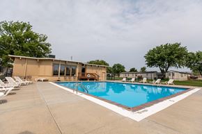 Lincoln apartment for rent - Large Pool at Heritage Oaks, Lincoln, NE, 68521