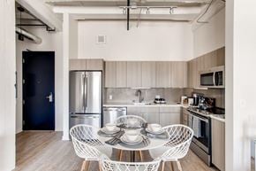 San Diego apartment for rent - kitchen and dining
