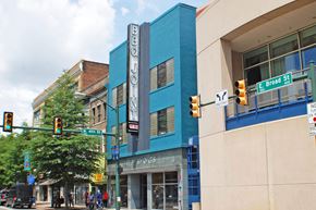 Richmond apartment for rent - A blue building with the word "Broad" on it.