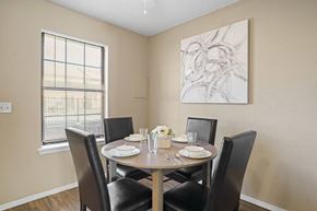 Norman townhouse for rent - Elegant Dining Space at Diamond Crest Townhomes, Norman Oklahoma