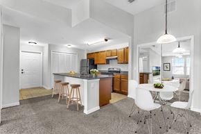 Orlando apartment for rent - Kitchen and Dining Area