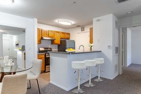 Kissimmee apartment for rent - Kitchen Breakfast Bar with Seating