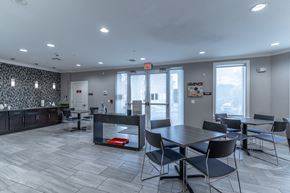Winter Park apartment for rent - a dining area with a table and chairs