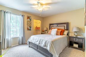 Oviedo apartment for rent - bedroom with window and bright lighting