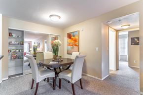 Oviedo apartment for rent - a dining area with a table and chairs