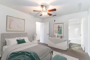 Melbourne apartment for rent - Bedroom with Ensuite