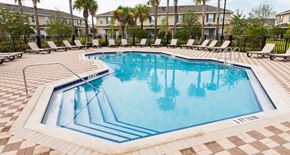 Leesburg townhouse for rent - Resort-Style Pool