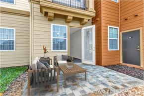Oviedo apartment for rent - A two bedroom apartment with a patio and a balcony.