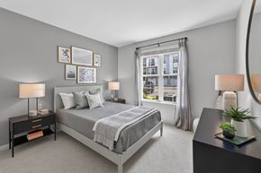 Marshfield townhouse for rent - Oversized Bedrooms with King-Size Accommodations