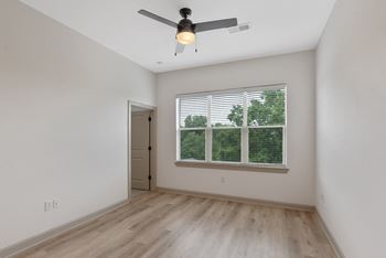 Expansive window 