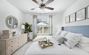 Swampscott apartment for rent - Oversized Bedroom with King-Size Accommodations and Ceiling Fan