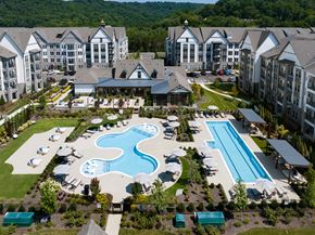 Nashville apartment for rent - Harpeth Heights Outdoor Lounge and Dual Pools Surrounded by Scenic Hills