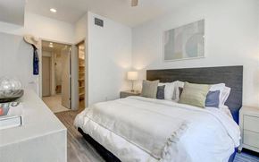 Fort Lauderdale apartment for rent - Spacious Bedroom with Walk-In Closet and Ensuite Bathroom Access