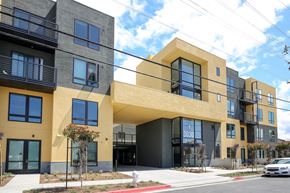 Oakland apartment for rent - Exterior Front
