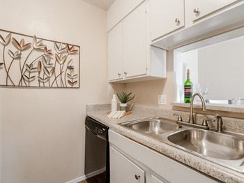 Fully-equipped kitchen