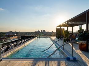 Jersey City apartment for rent - the pool on the roof of the hotel with a view of the city