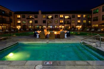 Generously sized hot tub (all seasons)