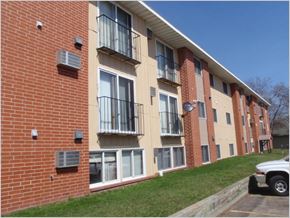 St Cloud apartment for rent - Side view of building