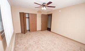 St Cloud apartment for rent - Bedroom with large closet
