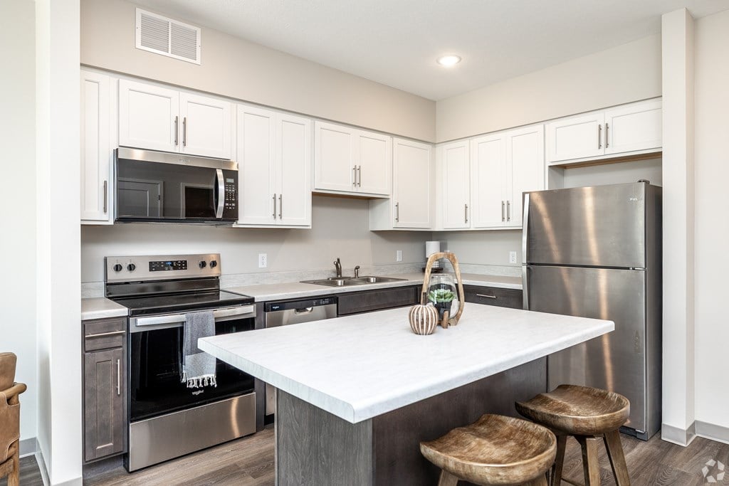 1200 Jade Apartments - apartments for rent in Clear Lake | Point2Homes