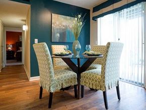 Hendersonville apartment for rent - Dining room at Ventana at The Lake, Hendersonville, TN 37075.