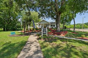 Charlotte apartment for rent - Beautiful Garden Exterior at Windsor Harbor Apartments, North Carolina