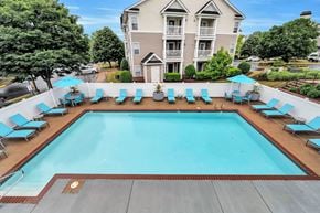 Winchester apartment for rent - pool area the point at city line