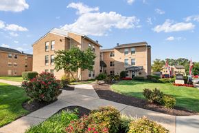 Herndon apartment for rent - Berkdale Facade