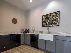 Waldorf townhouse for rent - Clubhouse Kitchen