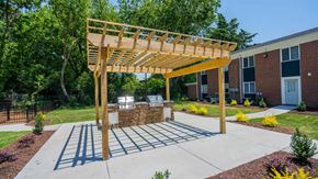 Newport News apartment for rent - Jefferson Flats Grilling Space 2