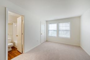 Sterling apartment for rent - a bedroom with a toilet and a window   and a bathroom