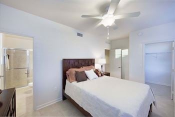 Lighted ceiling fan