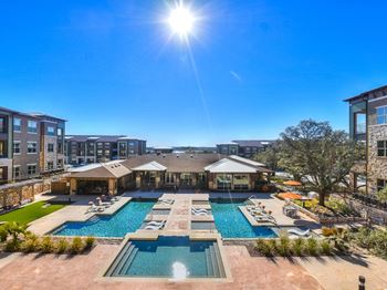 Resort-style pool and sundeck with wi-fi