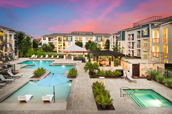 Resort-style pool and sundeck with wi-fi