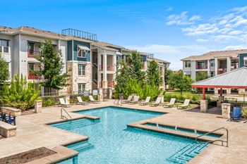 Resort-style pool and sundeck with wi-fi