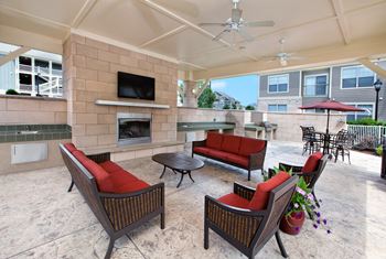 Summerhouse with fireplace, tv, and grills
