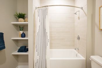Garden soaking tub with full tile wall surround*