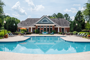 Resort-style pool and sundeck with wi-fi