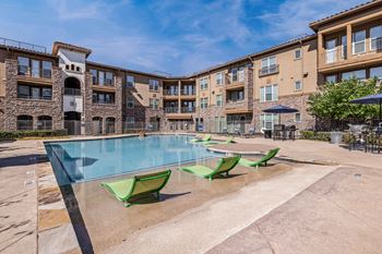 Resort-style pool and sundeck with wi-fi