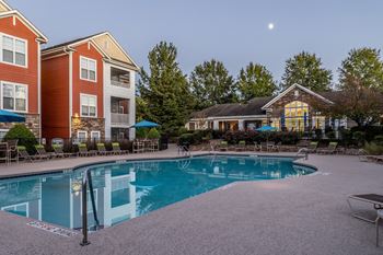 Refreshing saltwater pool and sundeck with wi-fi