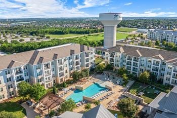 Resort-style pool and sundeck with wi-fi