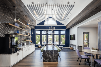 24-Hour clubhouse with coffee bar and wi-fi
