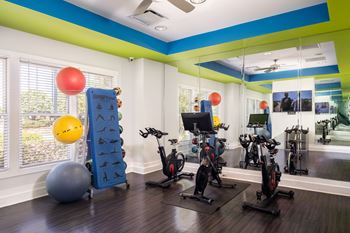 Peloton bike with interactive courses