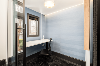 Co-working spaces and private office