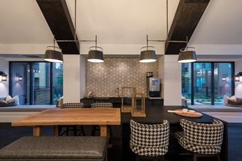 24-Hour coffee bar and lounge
