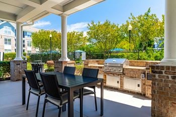 Summerhouse with fireplace, tv, and grills