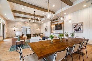 Clubhouse with coffee bar and wi-fi