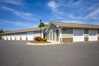 Detached garages and storage units available