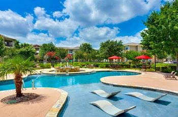 Resort-style pool and sundeck with wi-fi